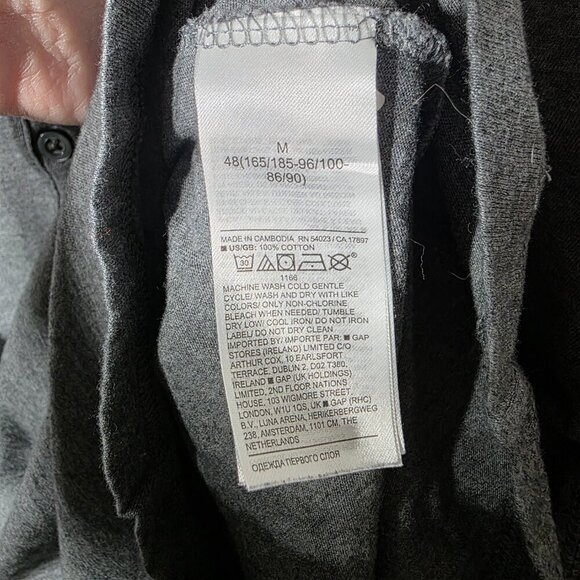 Banana Republic Men's Gray Henley size Medium - Picture 5 of 8